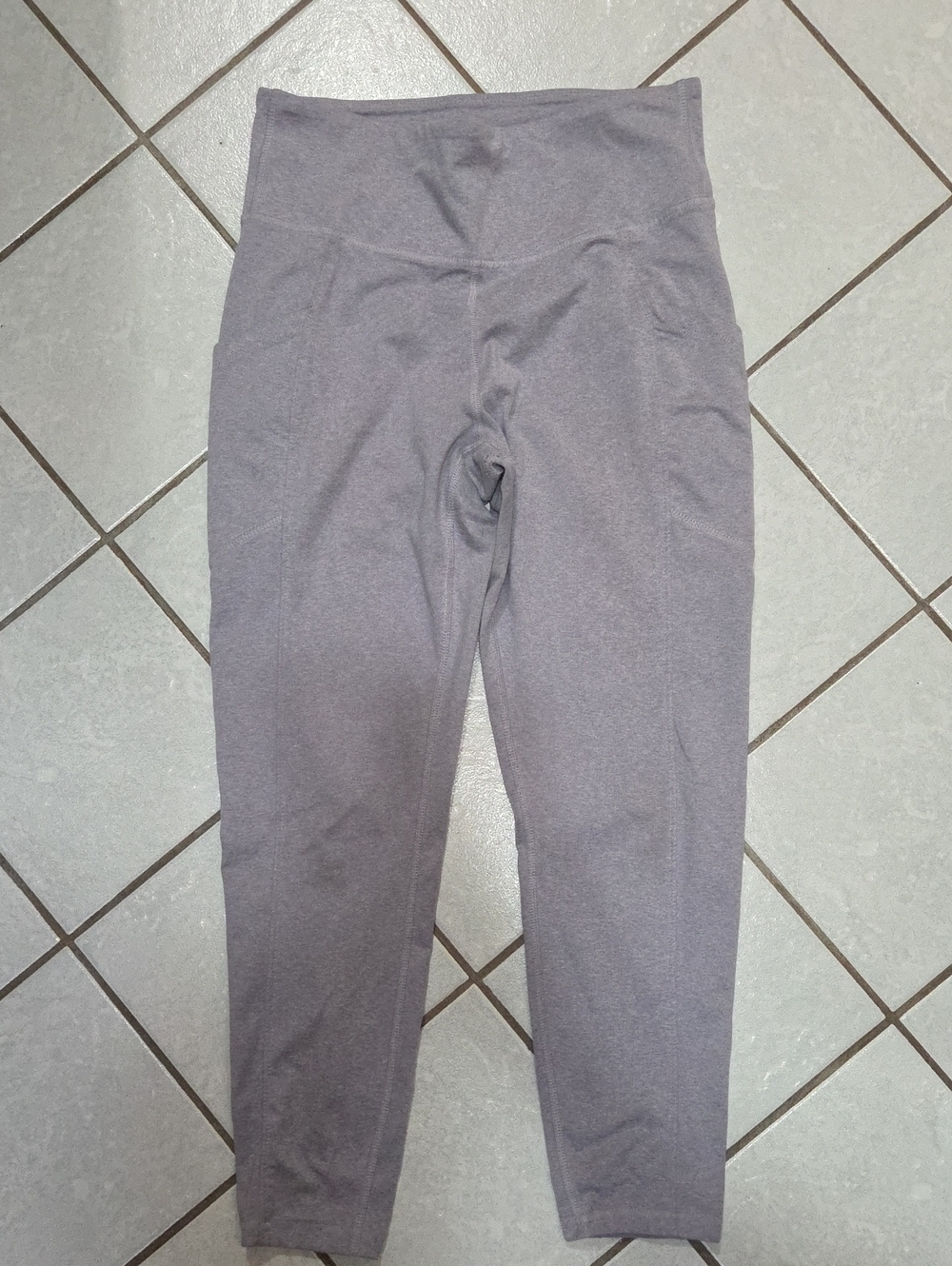 Women's Performance Leggings in Light Lavender by Zobha Size Medium